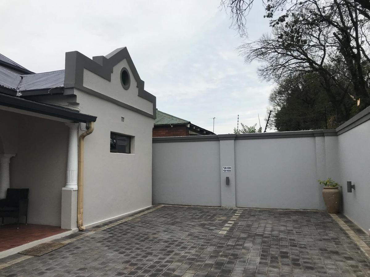 Aluve Guesthouse Johannesburg Bagian luar foto