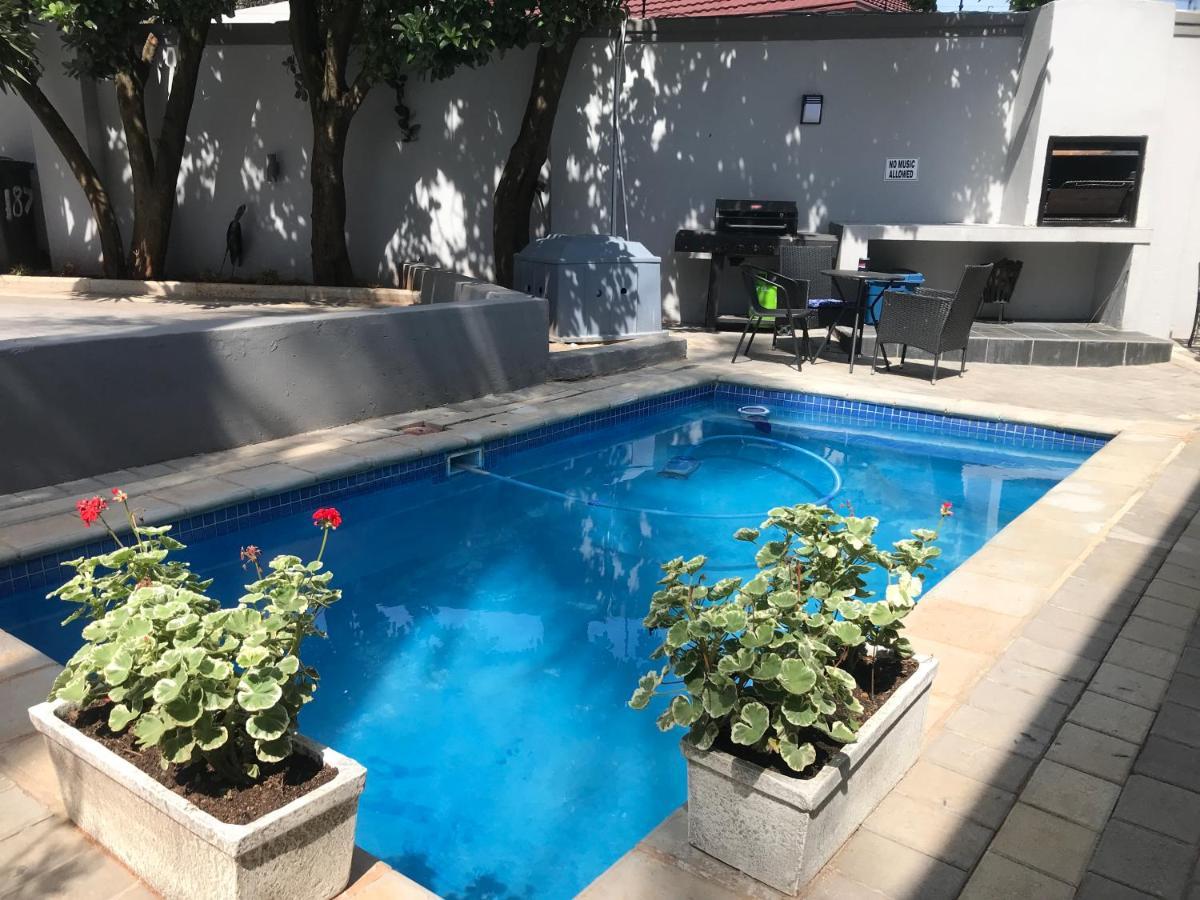 Aluve Guesthouse Johannesburg Bagian luar foto